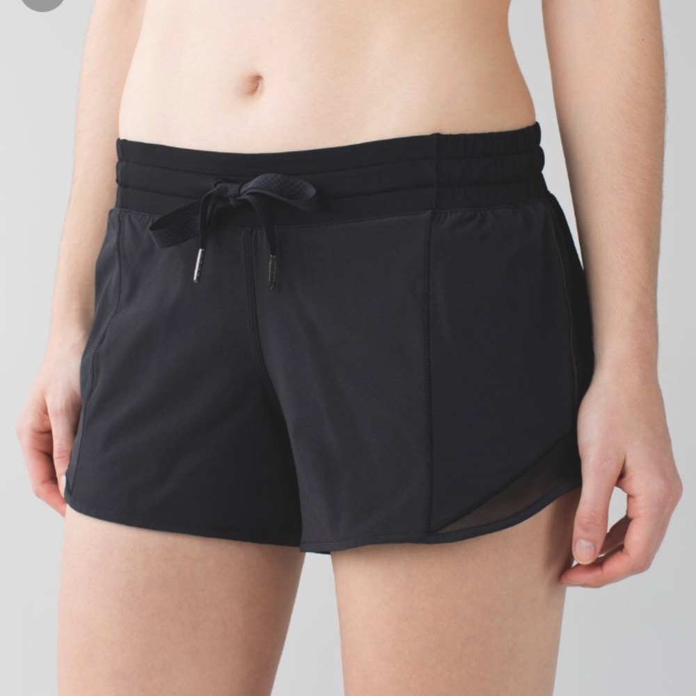 Lululemon Hotty Hot Short *2.5”